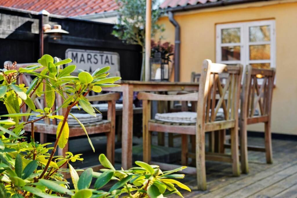 Hyggeligt Gammelt Fiskerhus I Marstal Villa Buitenkant foto